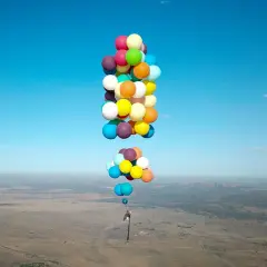 Ile balonów uniesie 1 kg? Poznaj obliczenia i sekrety!