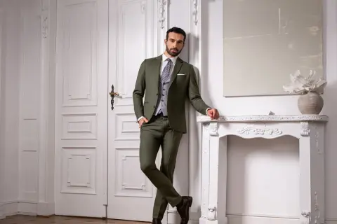Jak ubrać się na komunię mężczyzna? Eleganckie stylizacje