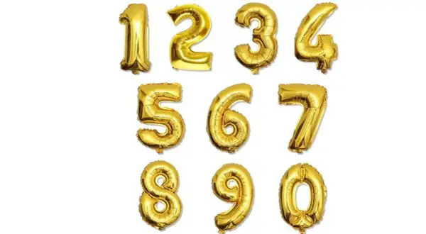 Złote balony z cyframi od 0 do 9. Zastanawiasz się, ile kosztuje balon z liczbą 7 na urodziny?