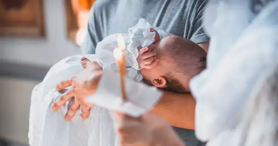 Ile pieniędzy na chrzciny? Sprawdź kwoty i porady